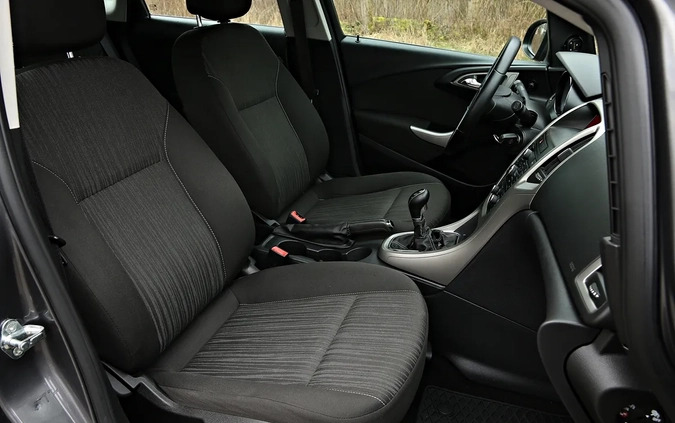 Opel Astra cena 23500 przebieg: 158000, rok produkcji 2012 z Gostynin małe 781